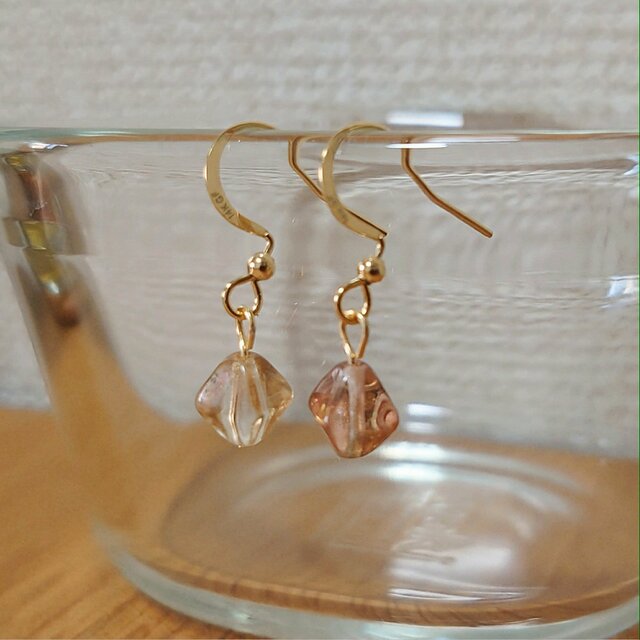 ハンドメイド ピアス 夏 アクセサリー サマー ガラス ゴールド チェコガラス 14kgf］チェコガラスピアス | iichi 日々の暮らしを心地よくする