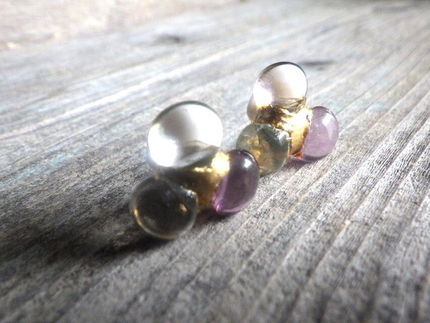 1点のみ ブルーフローライトオーキッドフラワーカービングの大ぶりピアスチャーム Fluorite Flower Kintsug フローライトと金継ぎのお花ピアス