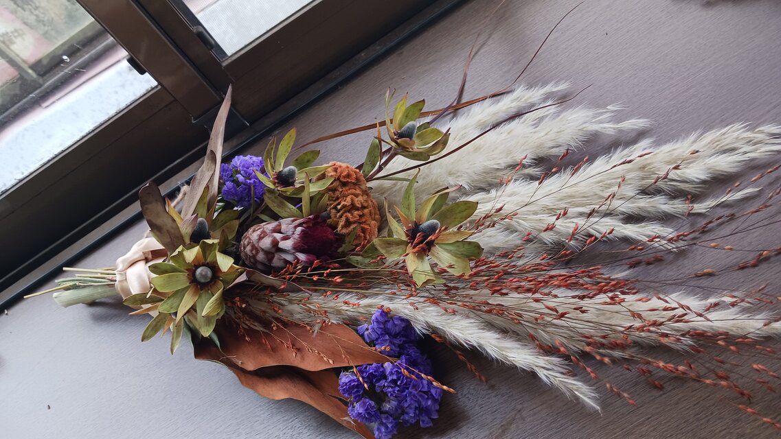 ドライフラワースワッグリース〜Autumn arrangement゜・*:.。❁ 送料無料）ドライフラワースワック 秋の | iichi 日々の暮らしを