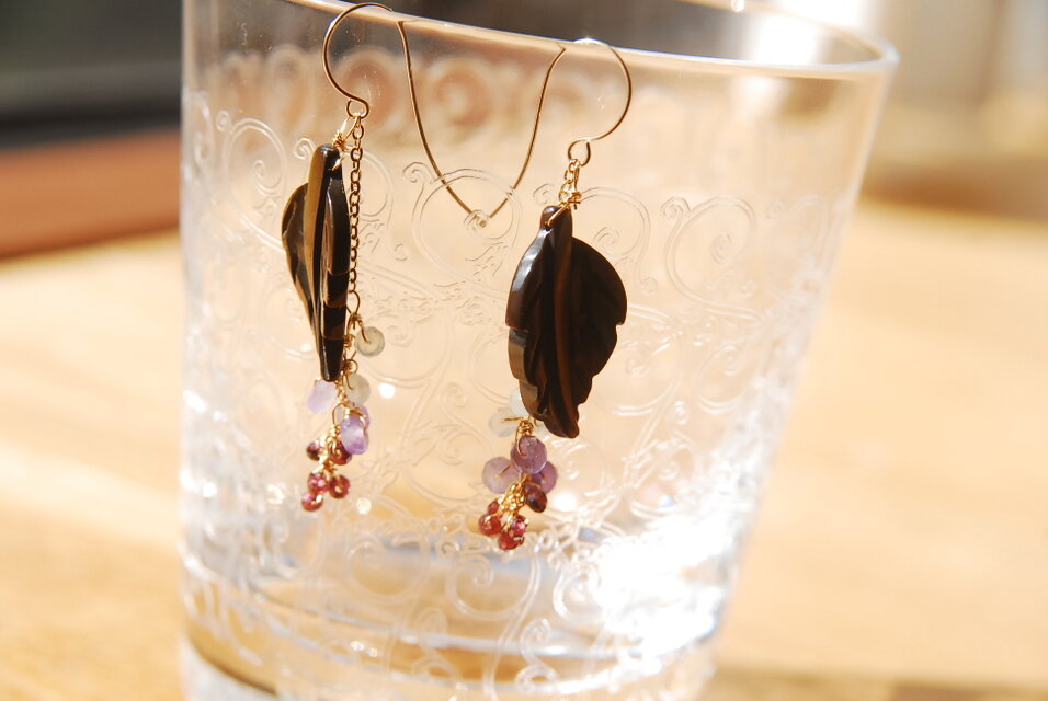 山葡萄のピアス 14kgf | iichi 日々の暮らしを心地よくする