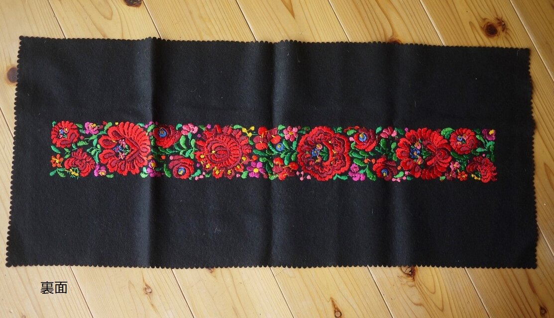 東欧雑貨 ハンガリー刺繍 マチョー刺繍 ヴィンテージ タペストリー ハンガリー刺繍 タペストリー マチョー セントイシュトヴァン | iichi
