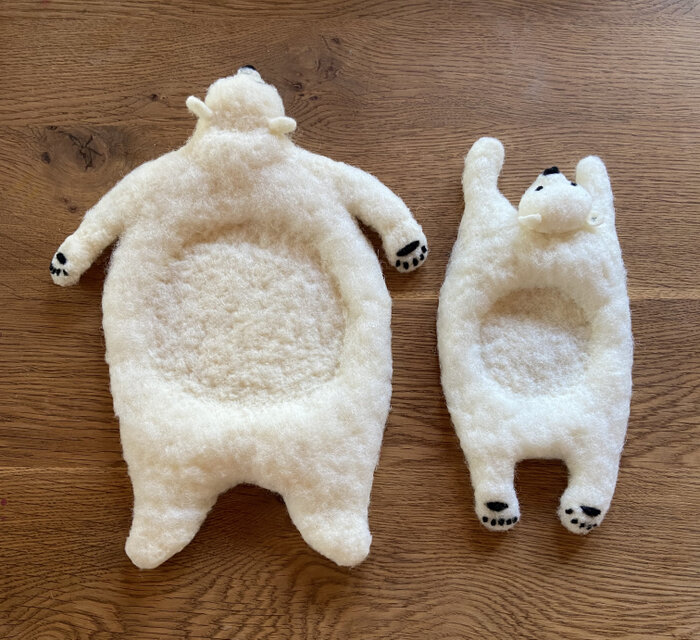 くったりシロクマの親子マット | iichi 日々の暮らしを心地よくする