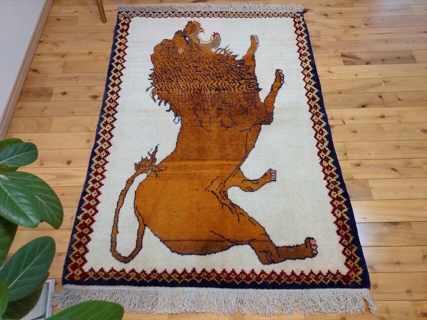 ペルシャ オールドギャッベ ライオン 手織り ラグ 147×105cm キャメル