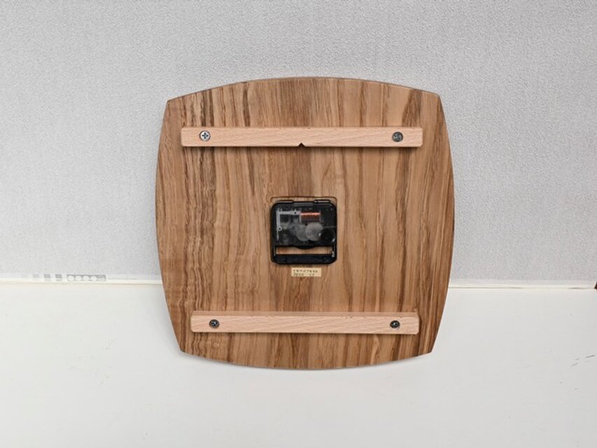イワナ｜木製掛け時計｜26m×26cm｜静音｜一点もの【2606】 | iichi