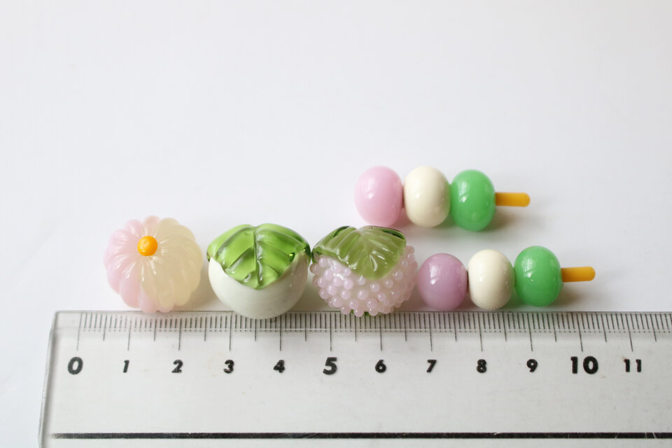 春をひとつ、召し上がれ／ガラスのお花見和菓子】☆ガラスのミニチュア