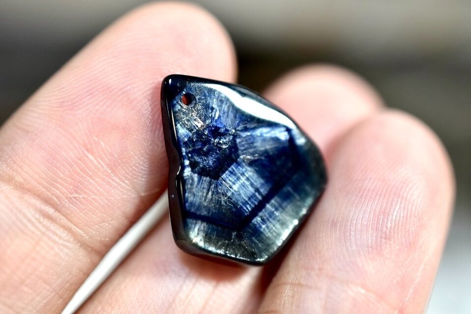 RS13-190 非加熱 14.77ct 希少な バイカラー 勝色 サファイア ルース