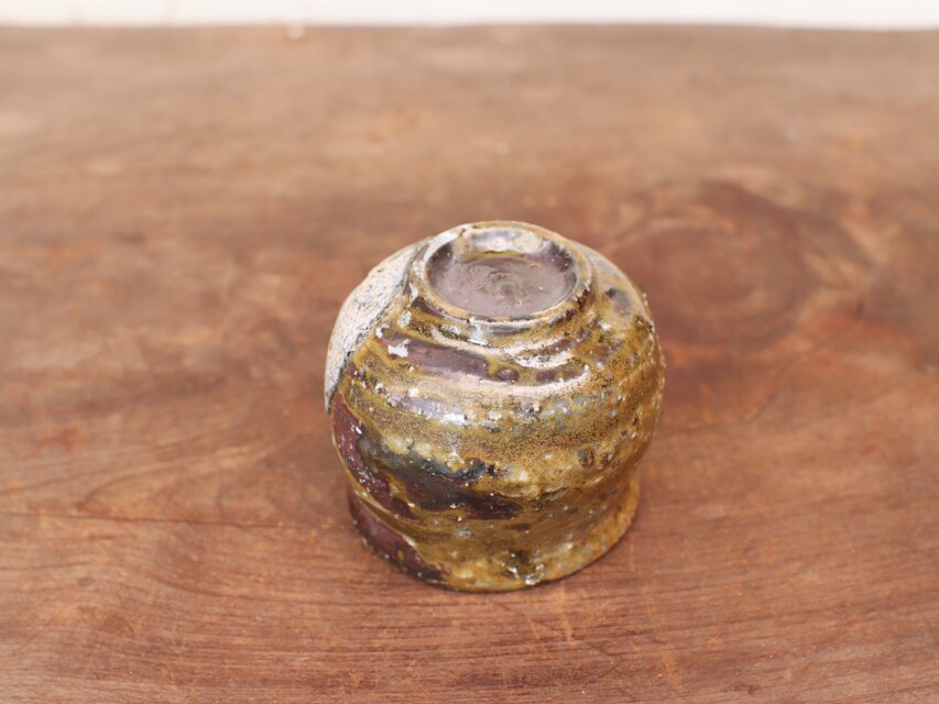 備前焼 窯変ぐい呑み(木箱付き) gi-073 | iichi 日々の暮らしを 備前焼 窯変ぐい呑み(木箱付き) gi-073 | iichi 日々の暮らしを