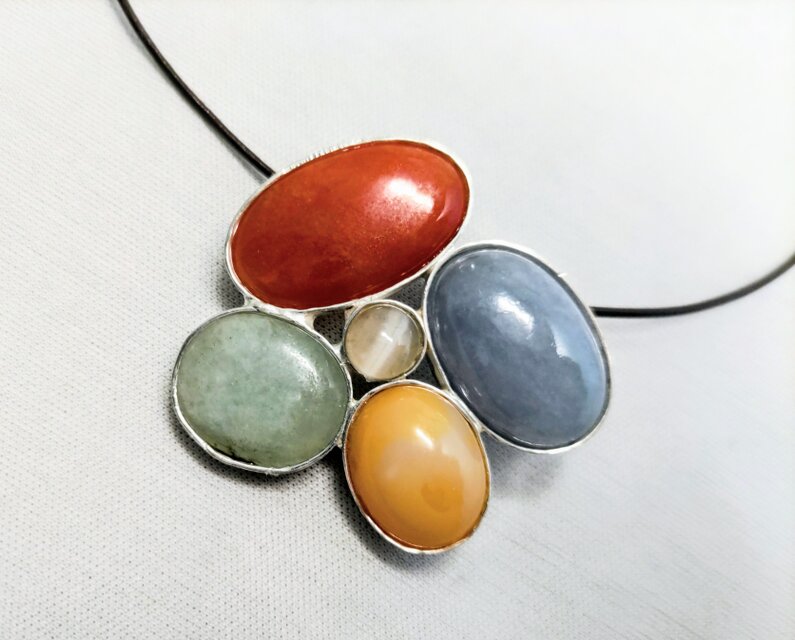 翡翠 瑪瑙ペンダント | iichi 日々の暮らしを心地よくするハンドメイド