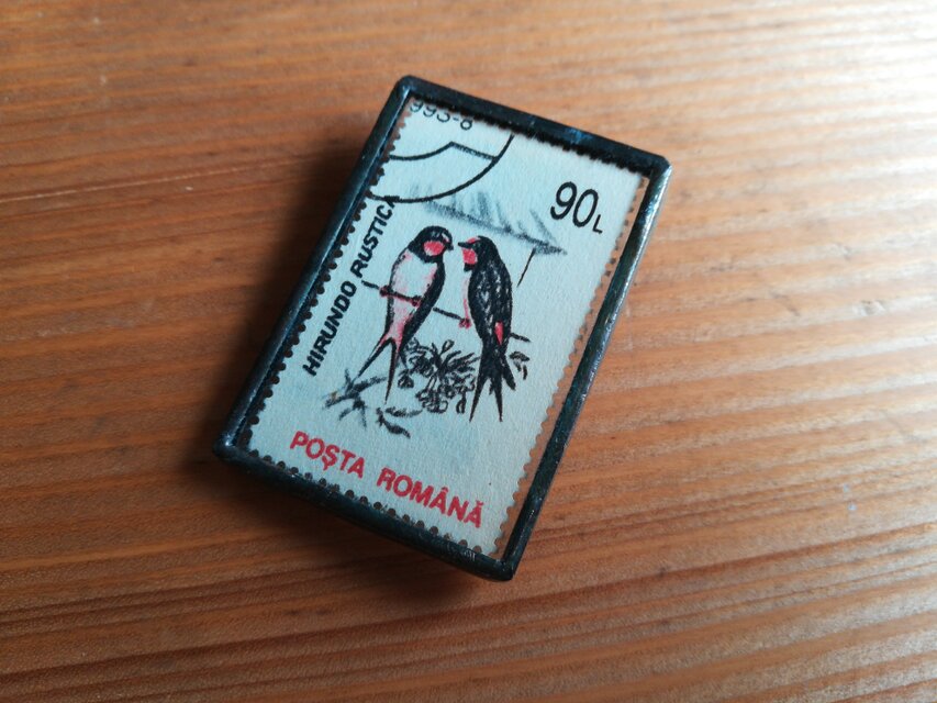 ヴィンテージ切手のブローチ - ルーマニア　つばめ