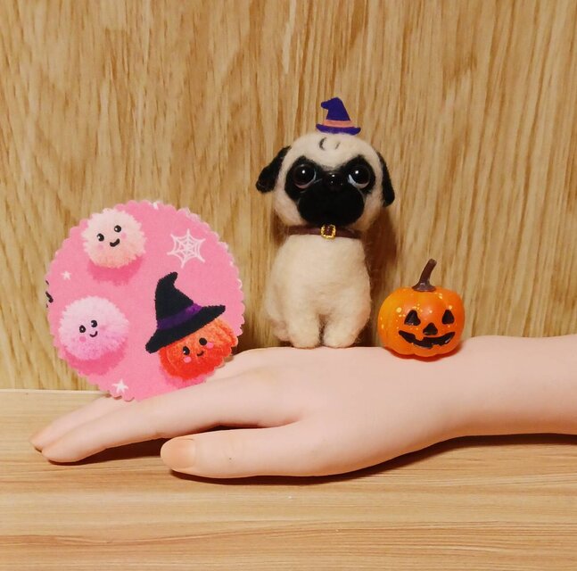 羊毛フェルト パグ 2体セット ハンドメイド 羊毛フェルト パグ ハロウィン ミニチュア | iichi 日々の暮らしを