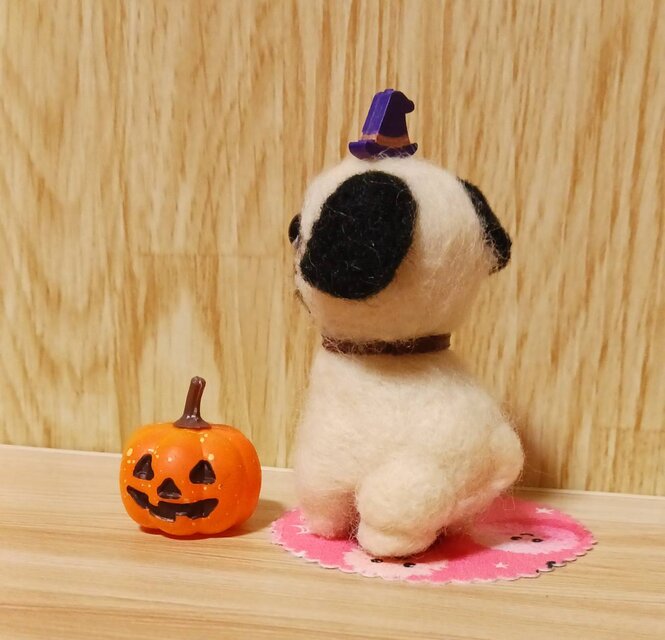 羊毛フェルト パグ ハロウィン ミニチュア | iichi 日々の暮らしを