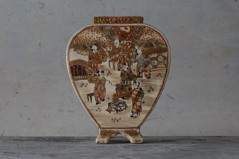 Satsuma Ware Karako Flat Vessel Kinrande 薩摩焼 金襴手 唐子図 四足