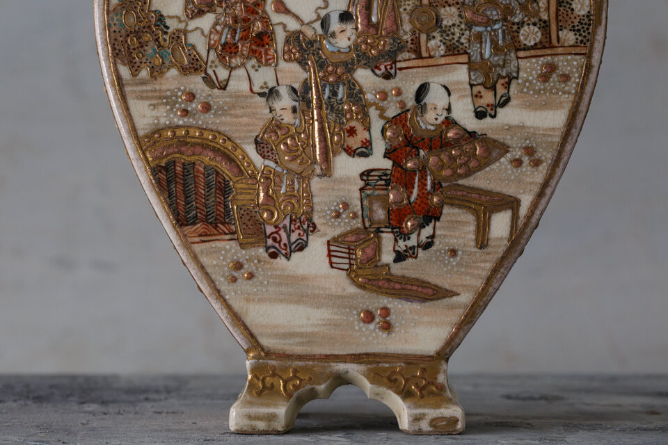 Satsuma Ware Karako Flat Vessel Kinrande 薩摩焼 金襴手 唐子図 四足