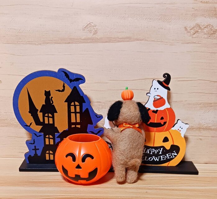 羊毛フェルト ハロウィン パグ かぼちゃのバケツ | iichi 日々の暮らし