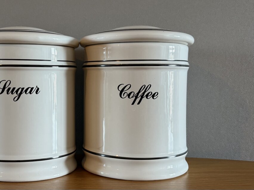 英国の古い気品を纏う陶器キャニスター【Coffee & Sugar 2個セット