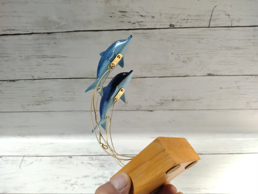 木のイルカ・蒼いイルカたち | iichi 日々の暮らしを心地よくする
