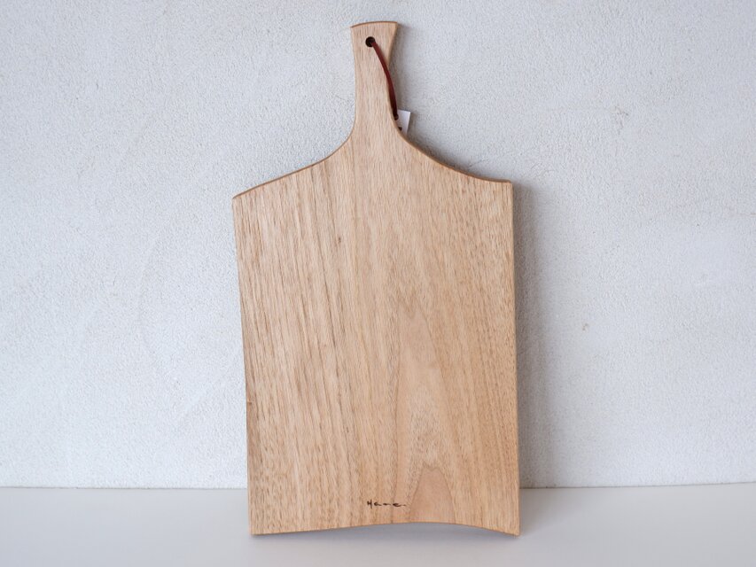 一点物！木製カッティングボード 持ち手付き 現品・一点物》カッティングボード㉑ | iichi 日々の暮らしを心地よく