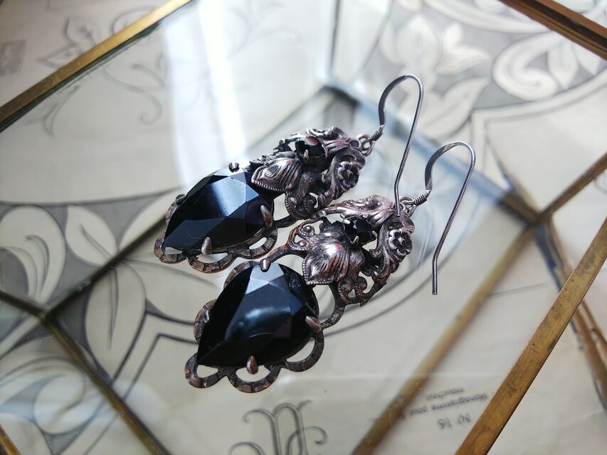 アンティーク アールヌーボーBlack／Antique-Silverフローラル
