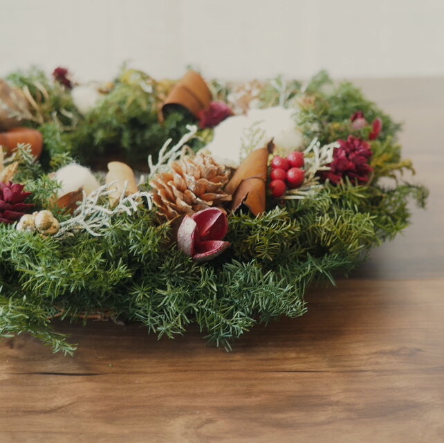 Christmas Wreath | iichi 日々の暮らしを心地よくするハンドメイドや