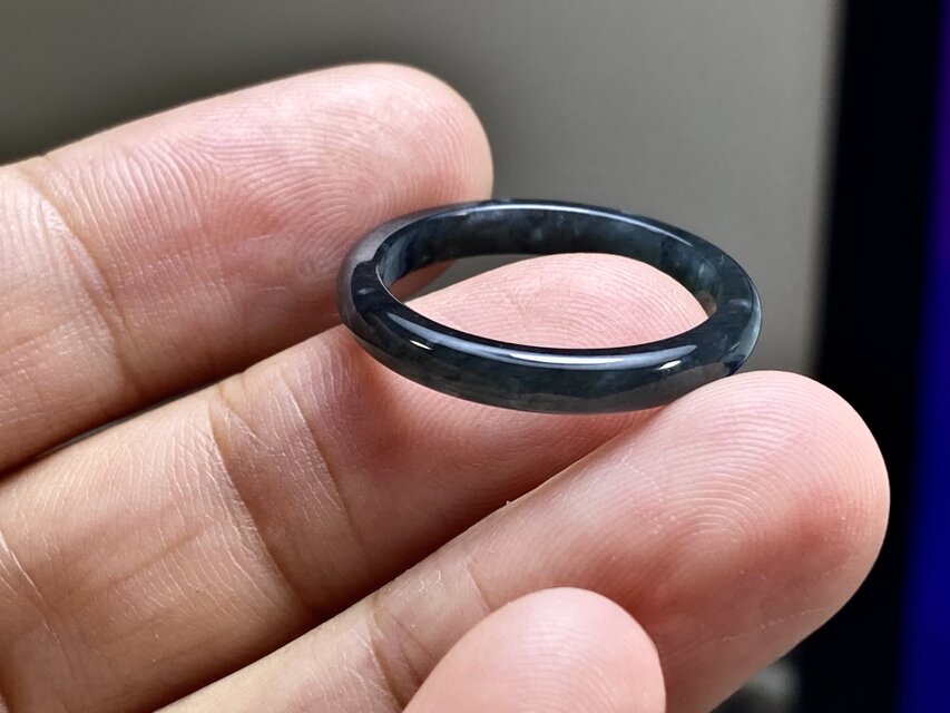L19-81 糯種 黒翡翠 16.5号 グアテマラ産 A貨 本翡翠 くりぬき リング