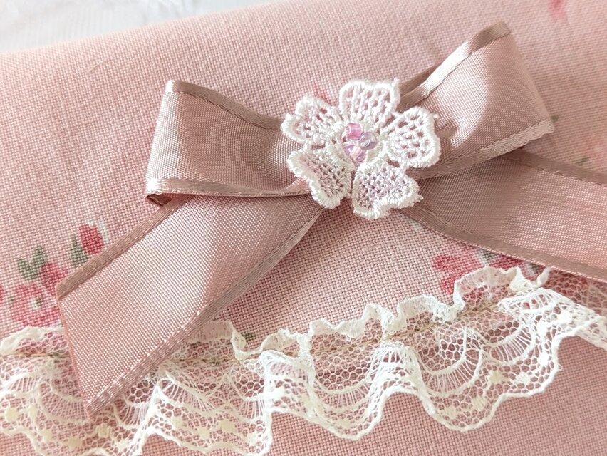 リボンとレースの大人可愛いポケットティッシュケース＊ピンクの花柄