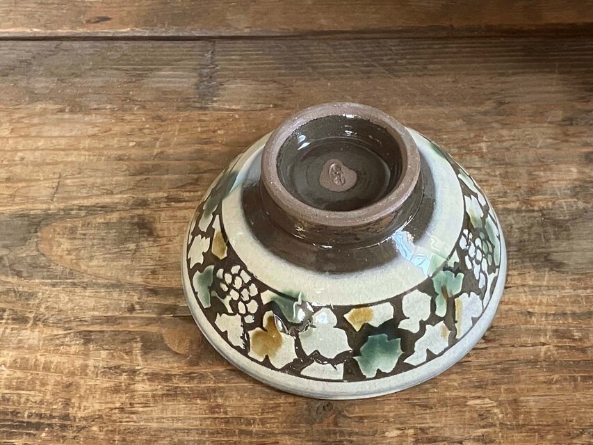 ぶどう文三彩飯茶碗/Rice bowl 陶器 | iichi 日々の暮らしを心地よく