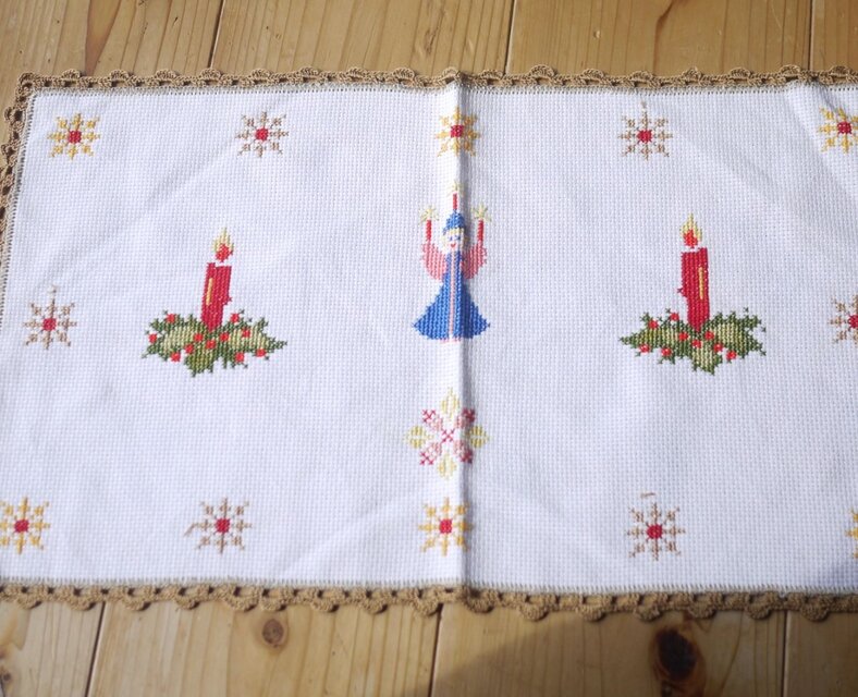 クリスマス刺繍クロス 天使とキャンドル ドイツヴィンテージ ドイツ
