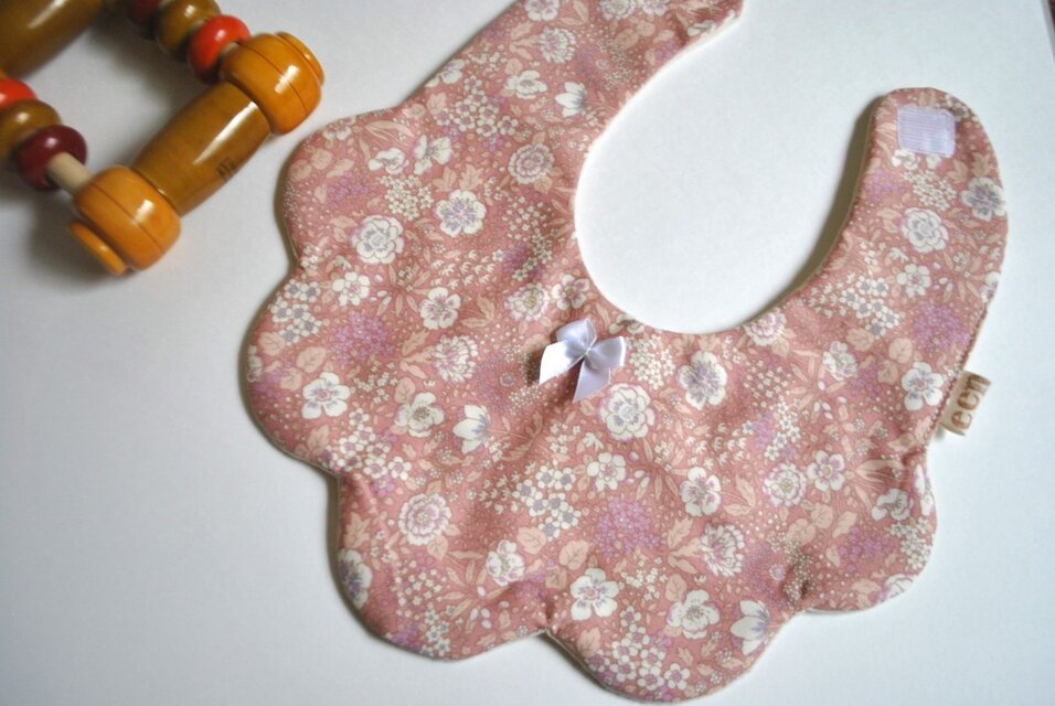 お花のカタチ♡ベビースタイ