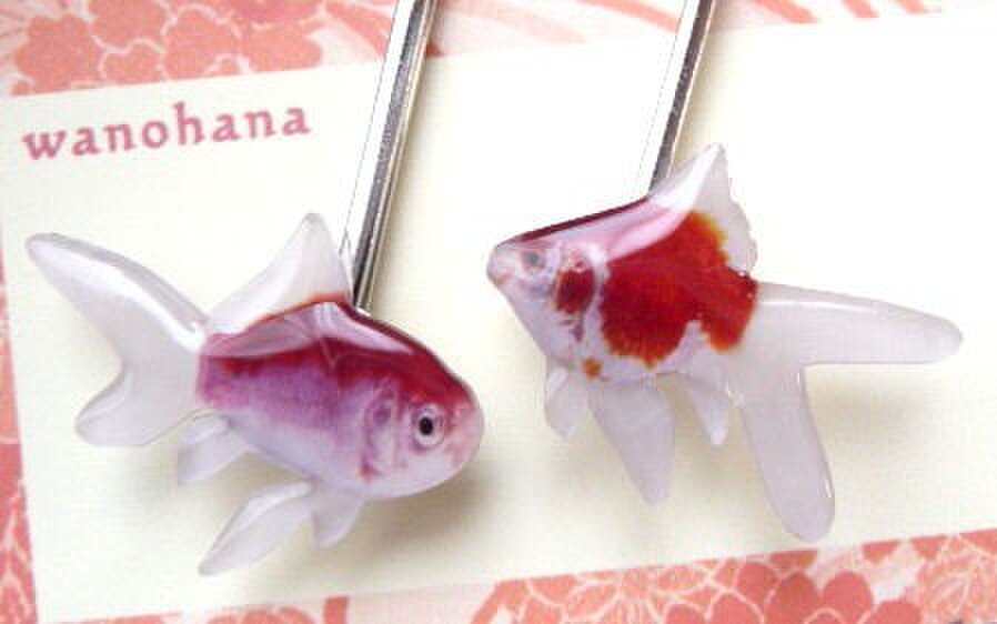 白×赤金魚 2種セット ヘアピン | iichi 日々の暮らしを心地よくする