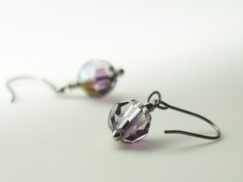 スワロダイヤカット・ピアス　ライラック