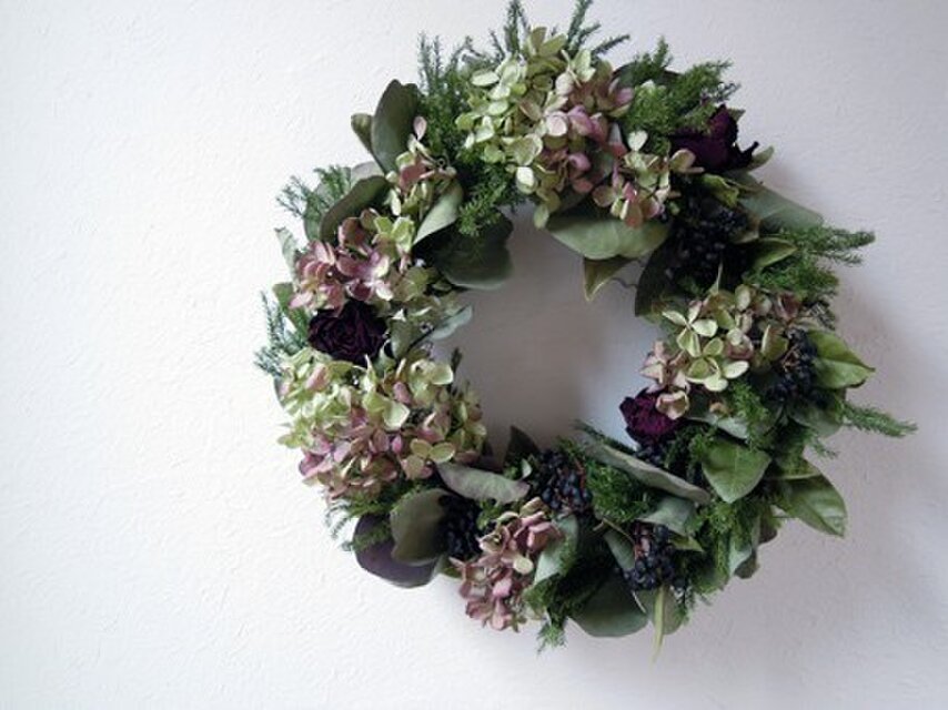 ミナズキとバラのリース