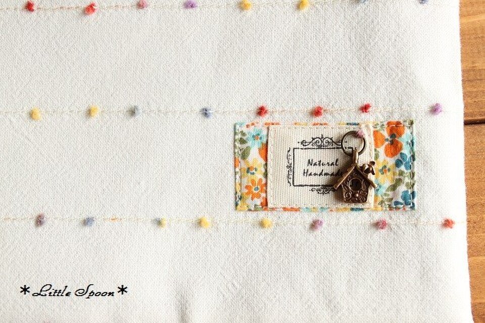 ＊送料無料＊ポンポンモールのフラットポーチ