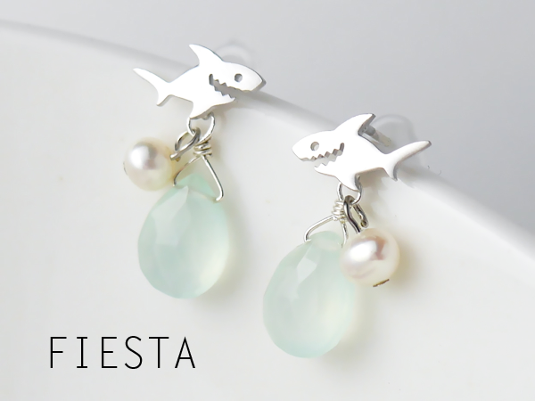 【予約販売】サメの波乗りオーシャンピアス(シルバー色）