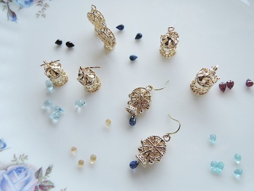 ☆観覧車＆カイヤナイト　フックピアス（310）