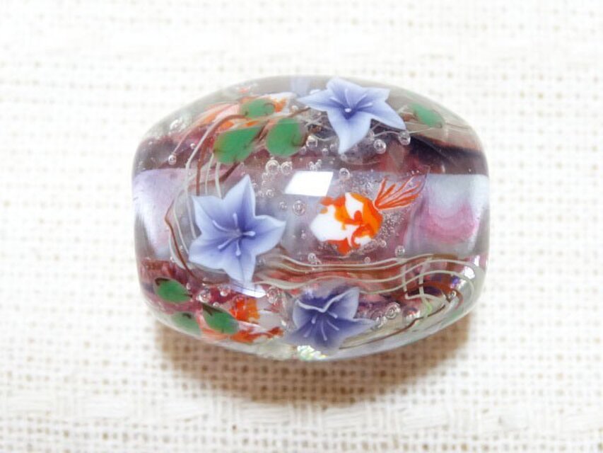 桔梗と金魚のとんぼ玉 | iichi 日々の暮らしを心地よくする