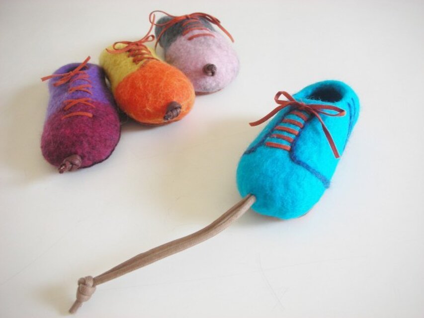 靴型キーケース　水色