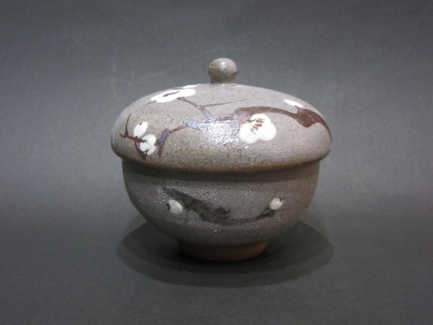 唐津蓋付き湯呑（梅）