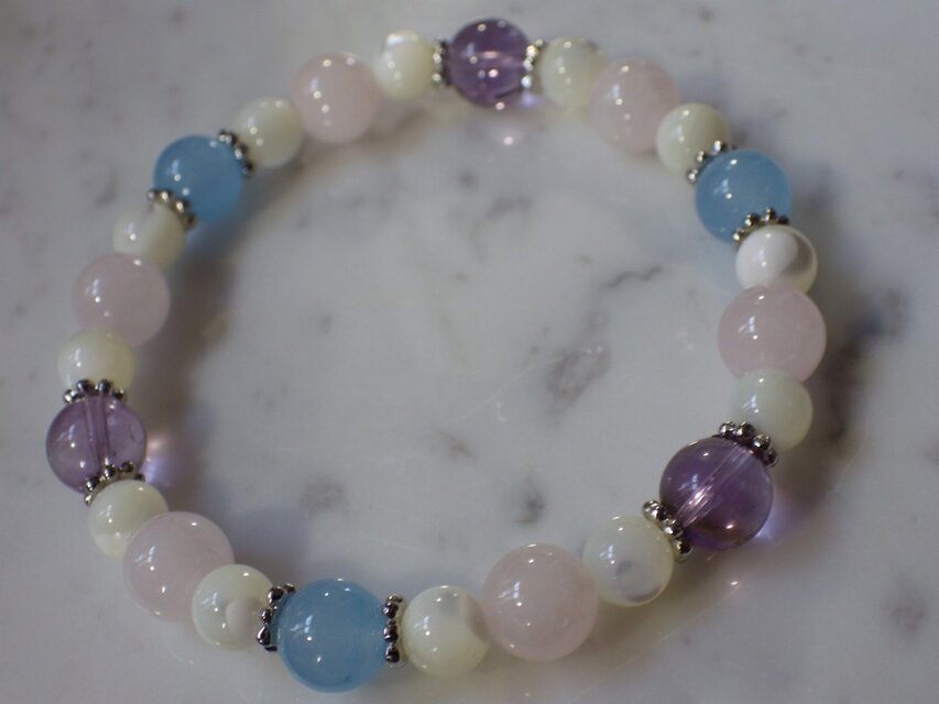 ローズＱ＋アメジスト＋ブルーカルセドニ＋マザーオブパール　ブレス