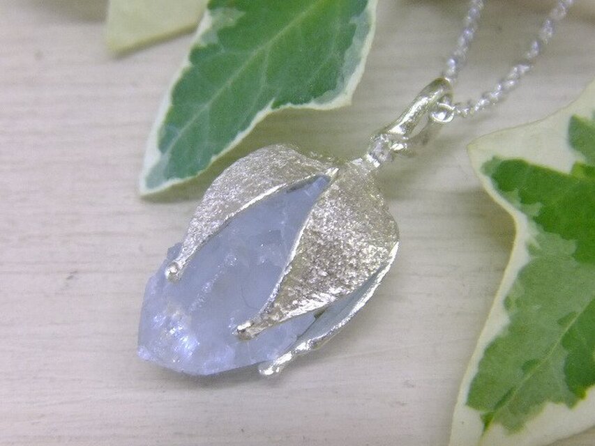 『沙羅の追憶』セレスタイト結晶925ペンダント