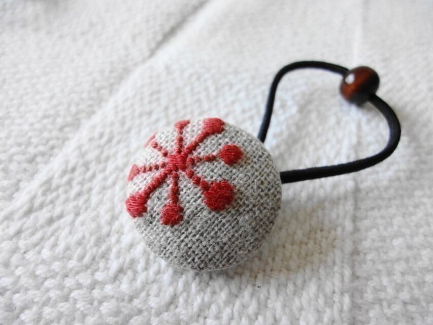 ［ 再販５ ］ 種まき人のヘアゴム　こぎん刺し　銀朱（ 赤 ）