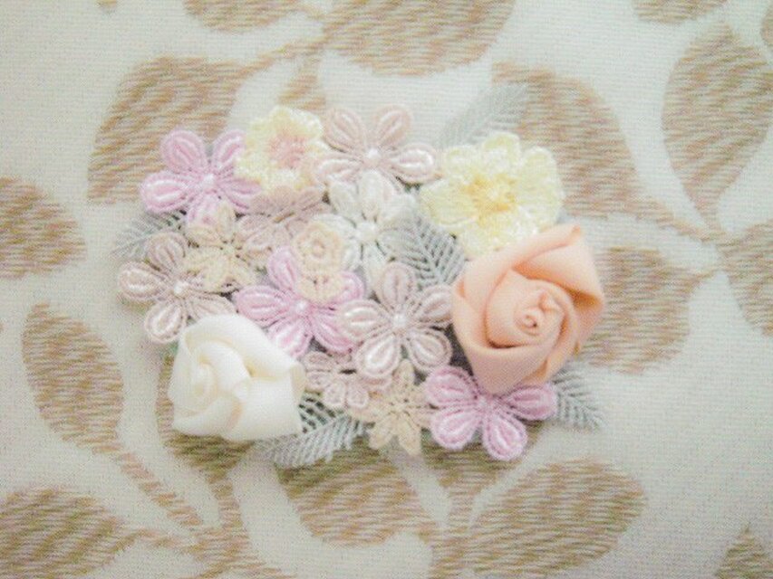 New ☆可愛い♪　フラワー　ブーケブローチ