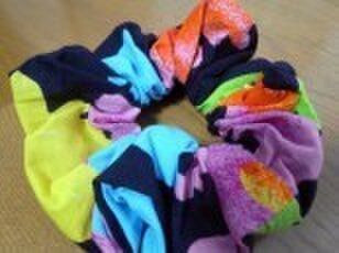 アフリカンカラフルシュシュ