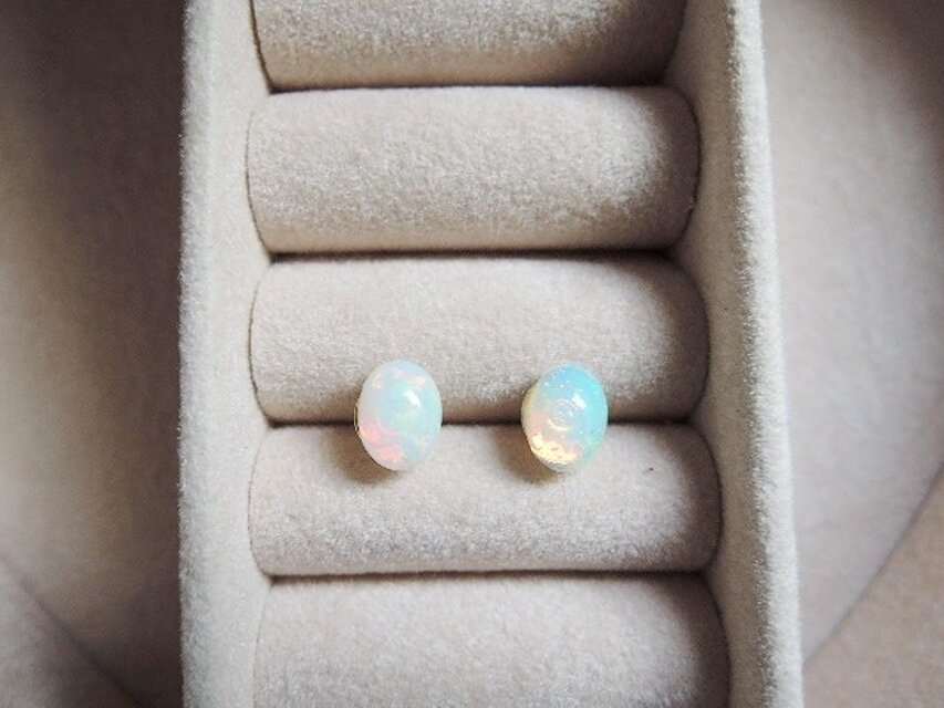 ☆16KGP☆エチオピア産プレシャスオパールピアス（416）