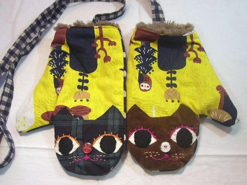 ねこミトン黄色と水玉ふくろうの森