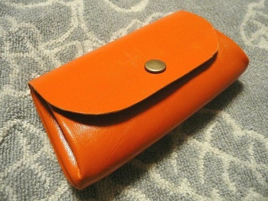 オレンジ山羊革のぷっくりポーチ