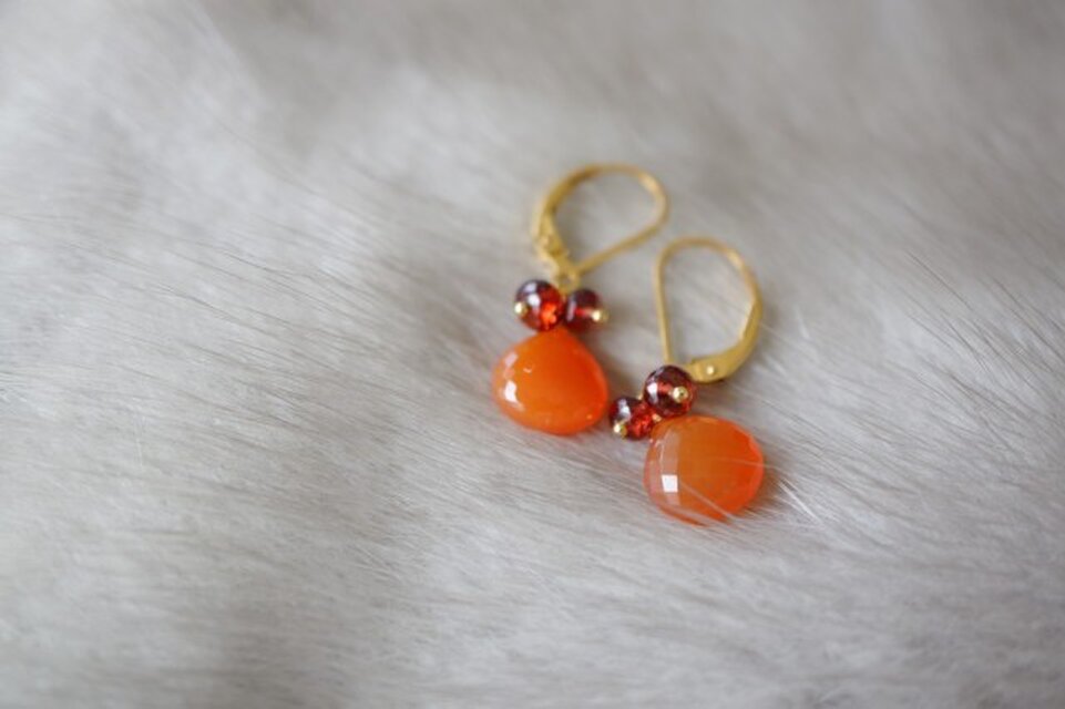 カーネリアンガーネットレバーバックピアス 14KGF