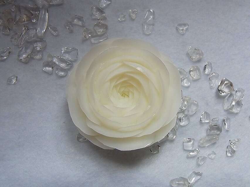 【オーダー】ホワイトのバラいちりん。　ソープカービング