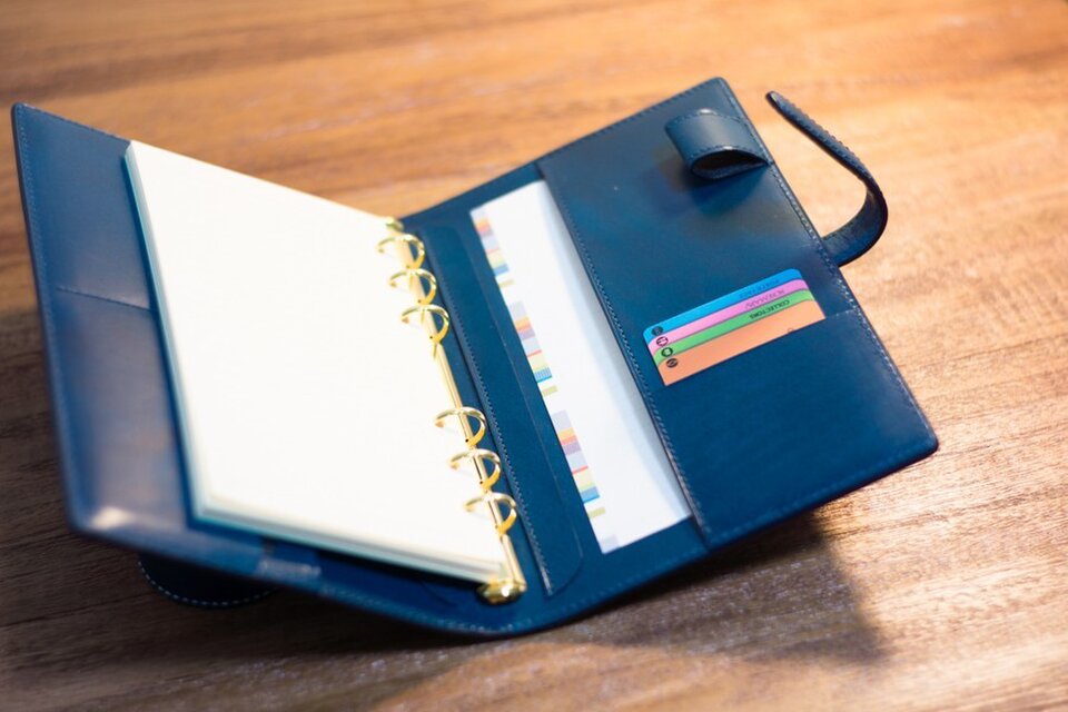 バイブルサイズ】革のシステム手帳 ブルー（カラーオーダー可