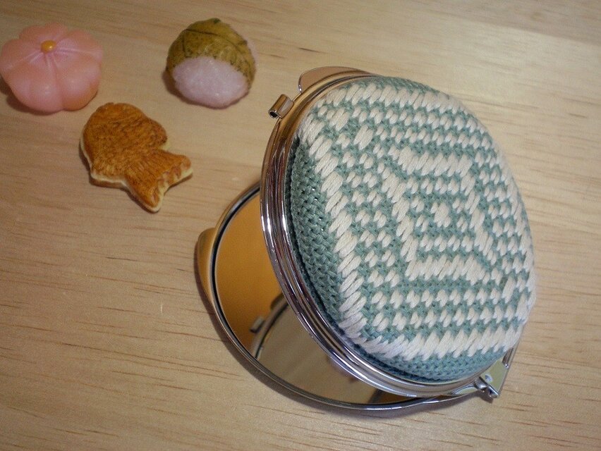 こぎん刺し*Wミラーコンパクト錆グリーン×ベージュ