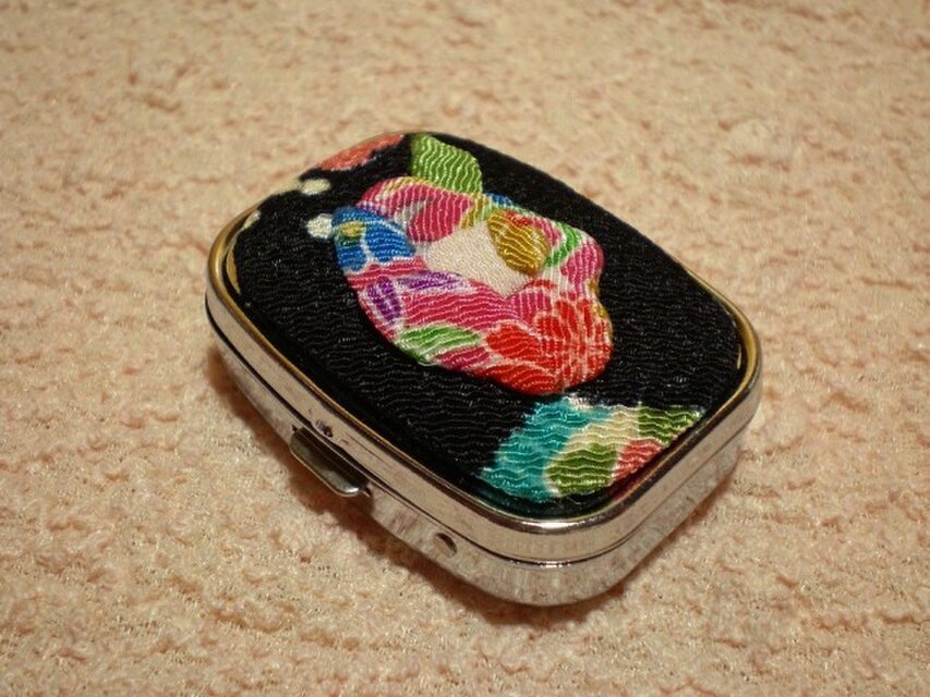 ピルケース■ちりめん押し絵■椿